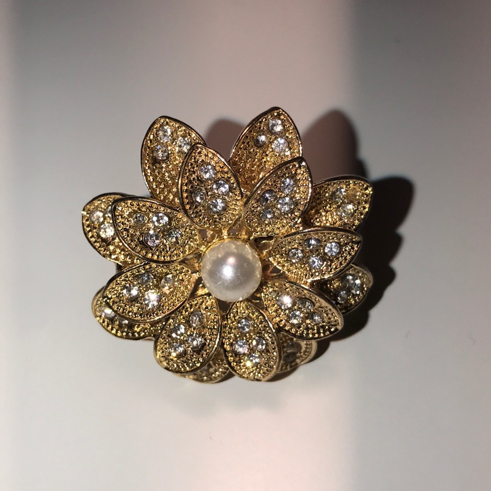 Flower ring - Picture 2 of 3